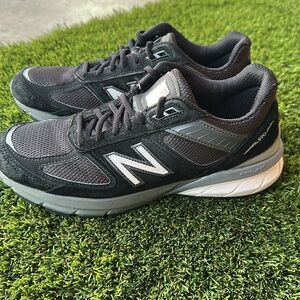New Balance 990V5 women’s athletic shoes size 9.5